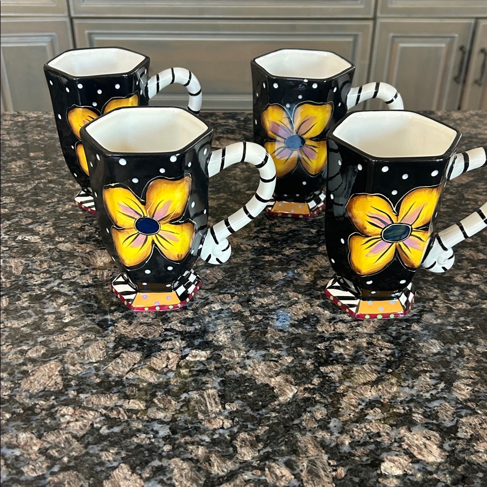 STUDIO DESIGNWORKS  PROSPERO PATTERN WHIMSICAL  FOOTED MUGS SET OF 4